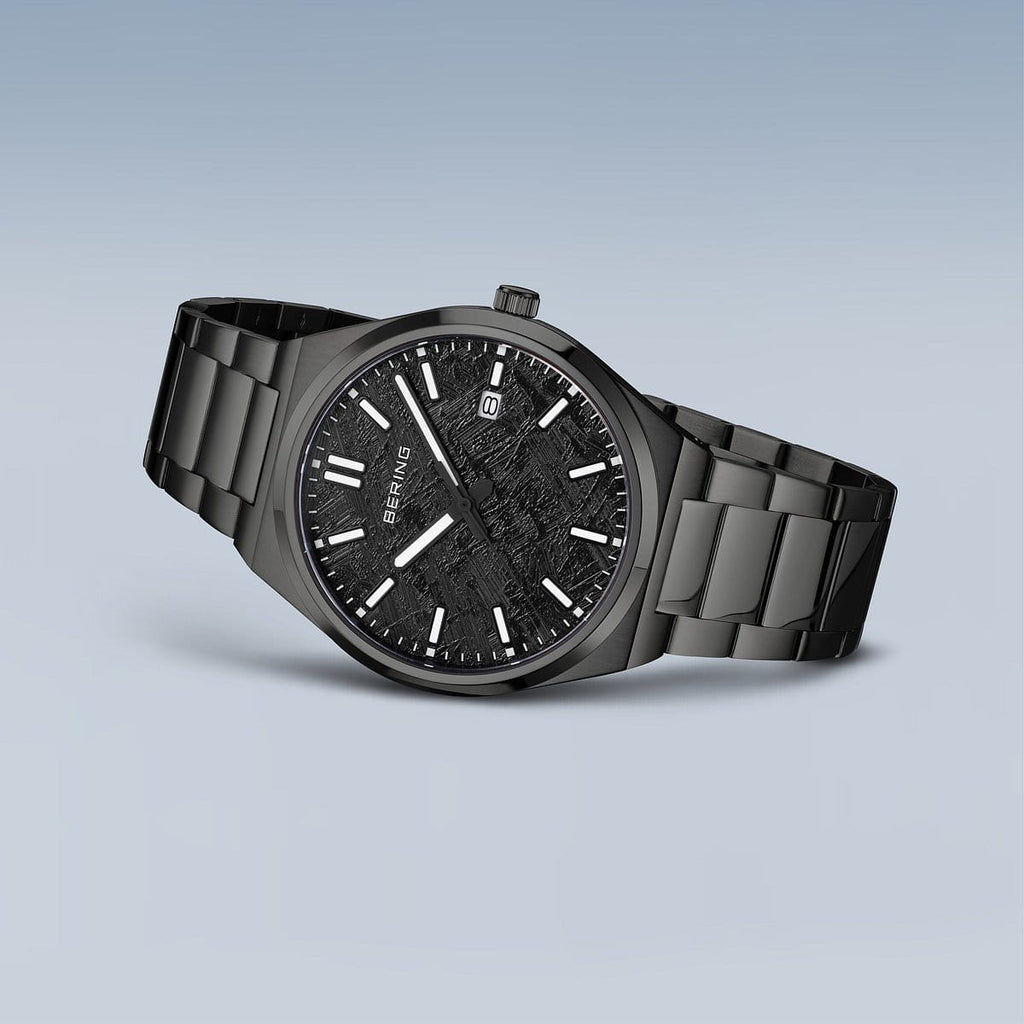 BERING Classic Brushed Black 39mm Black Öldruck Dial Men's Watch 17639-722