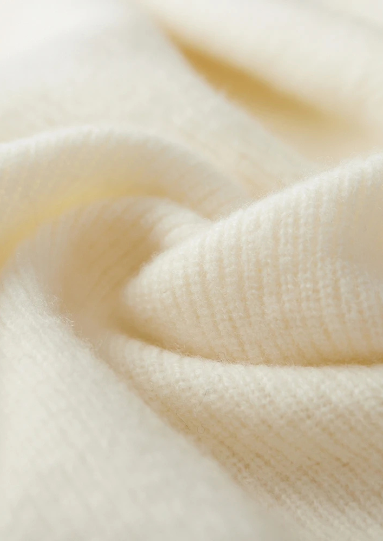 PREMIUM CASHMERE RIBBED HALF-ZIP SWEATER