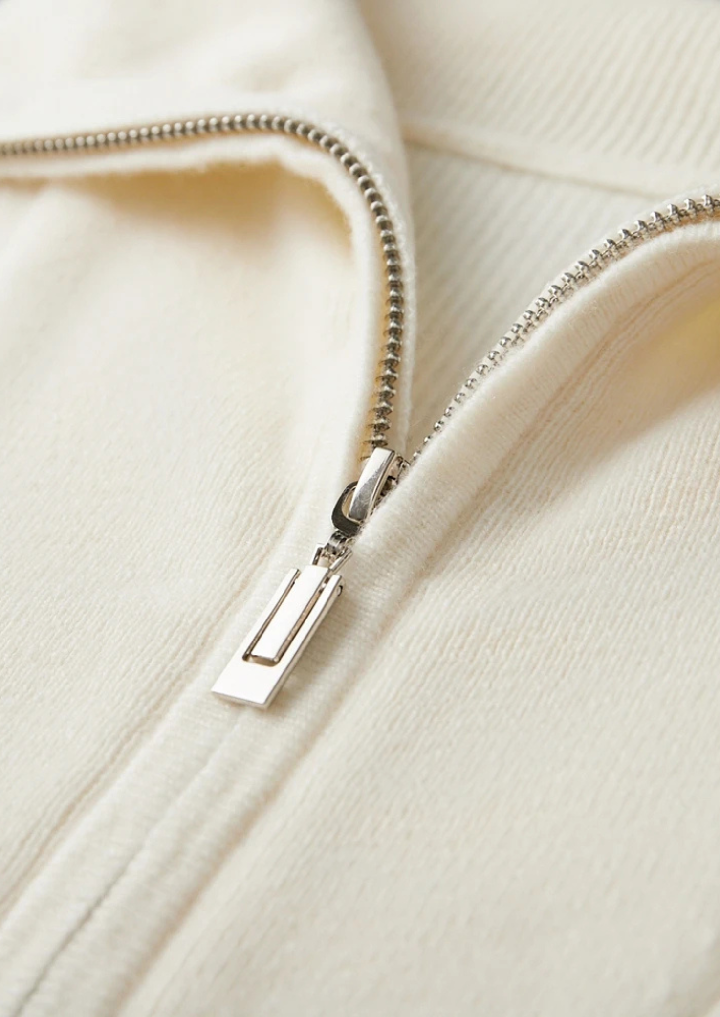 PREMIUM CASHMERE RIBBED HALF-ZIP SWEATER